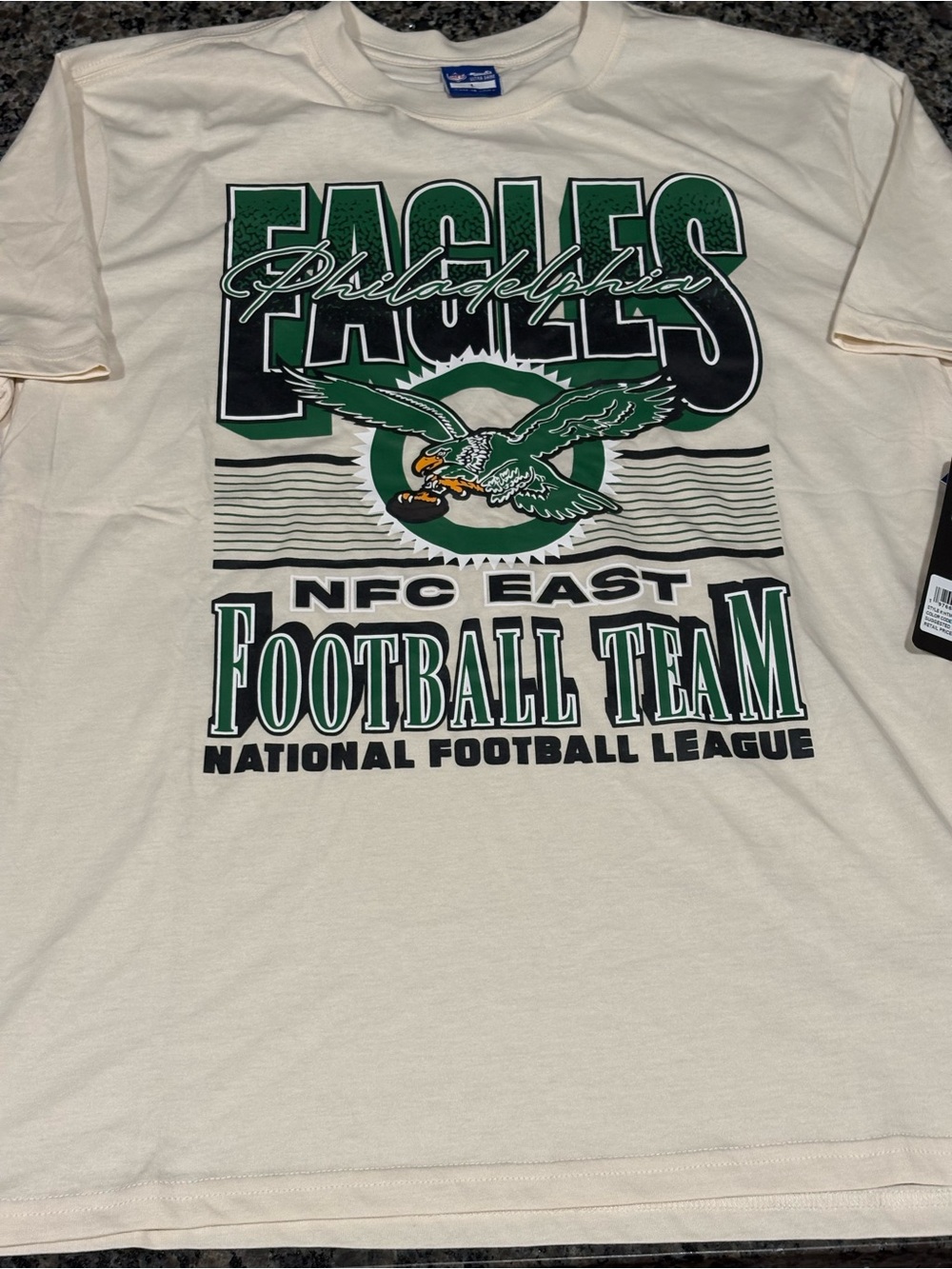 NFL Philadelphia Eagles Kelly Green Vintage Cream White Graphic Tee Mens